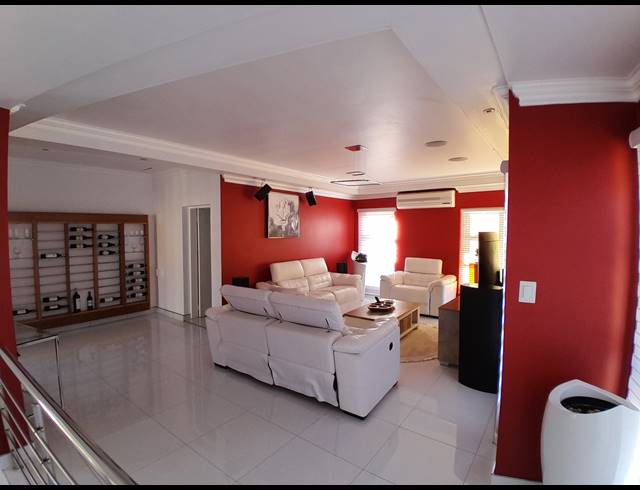 3 BEDROOM BED & BREAKFAST FOR SALE IN SAFARI GARDENS